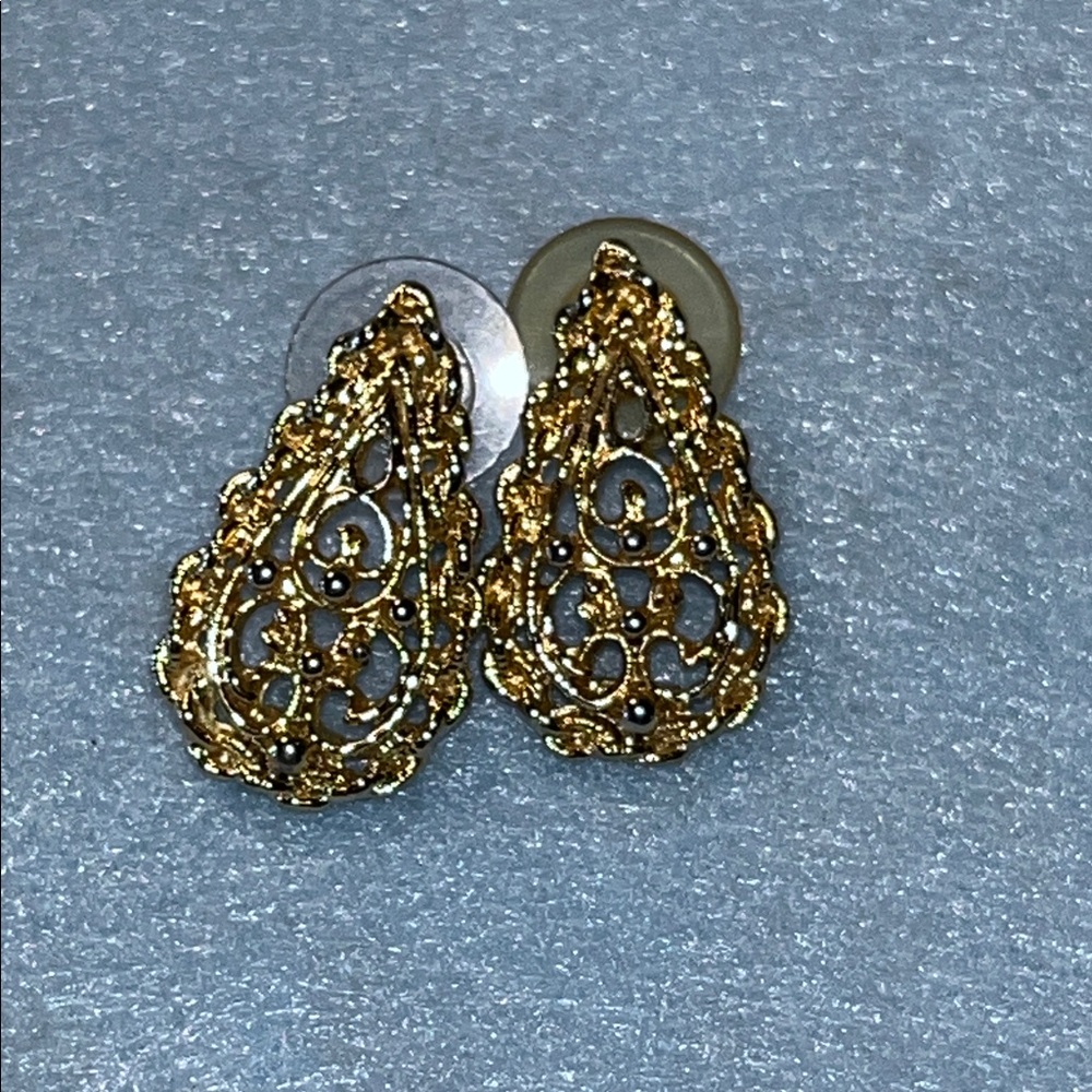 Sarah Coventry Vintage  Gold Filigree Earrings - Excellent